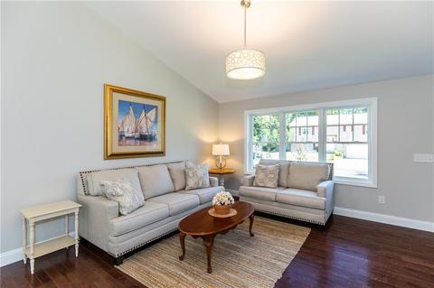21 Arlee St, Warwick, RI 02889 photo 2