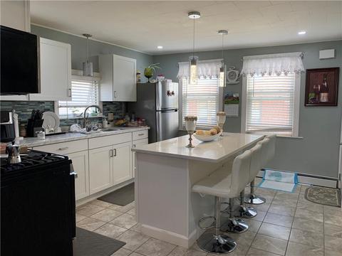 138 High St, Woonsocket, RI 02895 photo 3