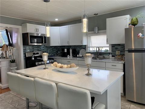 138 High St, Woonsocket, RI 02895 photo 2