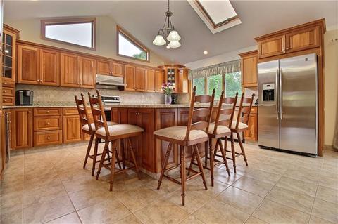 7 Thompson Ave, Westerly, RI 02891 photo 2