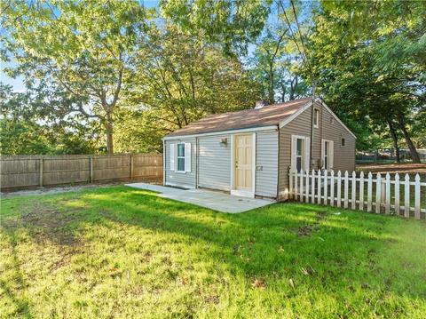 41 Walton Ave, Warwick, RI 02886 photo 2