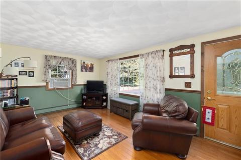 133 Long Entry Rd, Glocester, RI 02814 photo 2