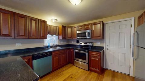 15 Marigold Dr, Warwick, RI 02889 photo 3