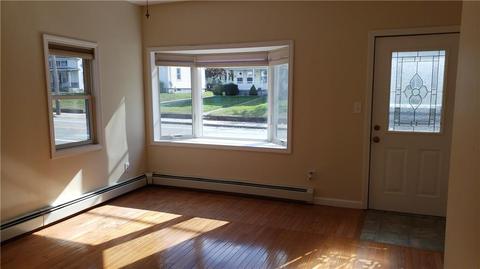 62 Oak St, Westerly, RI 02891 photo 9