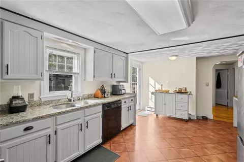 32 Cavalcade Blvd, Warwick, RI 02889 photo 21