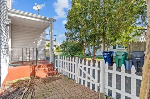 32 Cavalcade Blvd, Warwick, RI 02889 photo 6