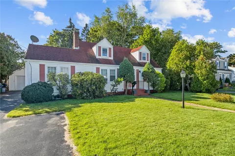 32 Cavalcade Blvd, Warwick, RI 02889 photo 3