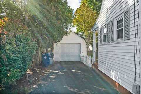 32 Cavalcade Blvd, Warwick, RI 02889 photo 8