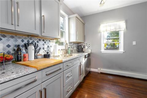 14 Greene St, Warwick, RI 02886 photo 6