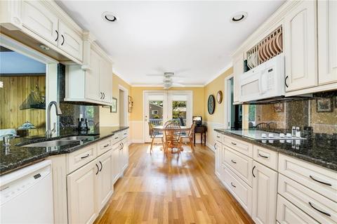 23 Hedgerow Dr, Warwick, RI 02886 photo 6