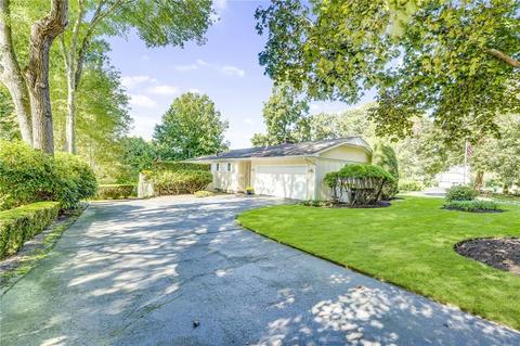 23 Hedgerow Dr, Warwick, RI 02886 photo 3