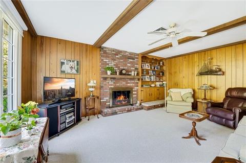 23 Hedgerow Dr, Warwick, RI 02886 photo 11
