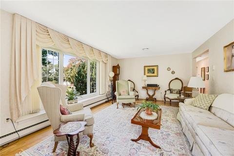 23 Hedgerow Dr, Warwick, RI 02886 photo 5