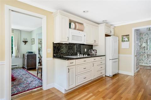 23 Hedgerow Dr, Warwick, RI 02886 photo 8