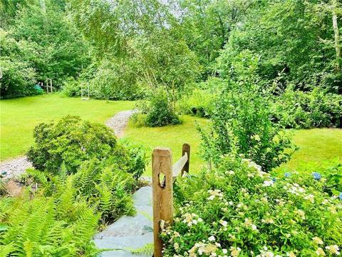 635 S County Trl, Exeter, RI 02822 photo 7