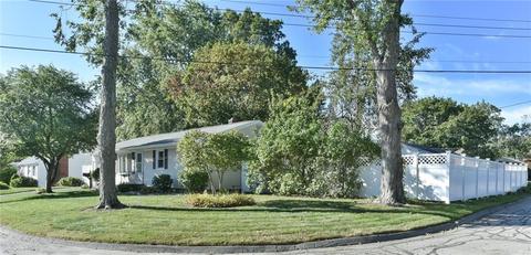 23 Meredith Dr, Coventry, RI 02816 photo 2