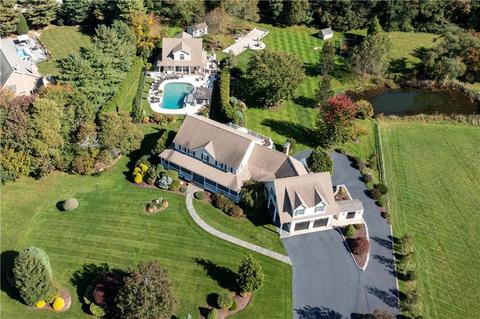 50 Crest Dr, Cranston, RI 02921 photo 4