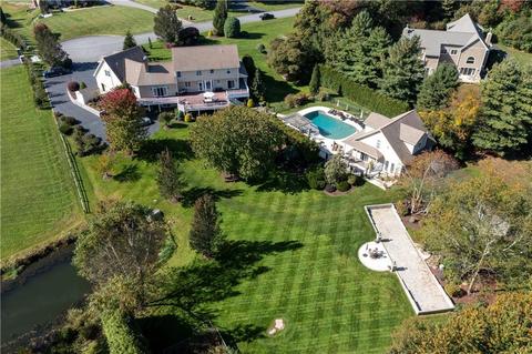 50 Crest Dr, Cranston, RI 02921 photo 2