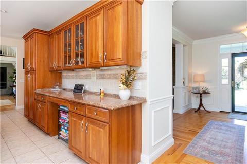 50 Crest Dr, Cranston, RI 02921 photo 12