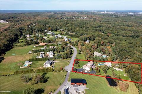 50 Crest Dr, Cranston, RI 02921 photo 3