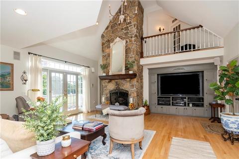 50 Crest Dr, Cranston, RI 02921 photo 17