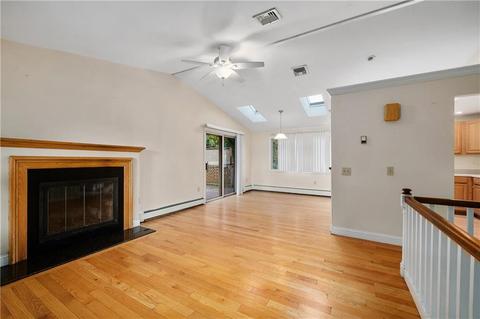 201 Maple St, Woonsocket, RI 02895 photo 4