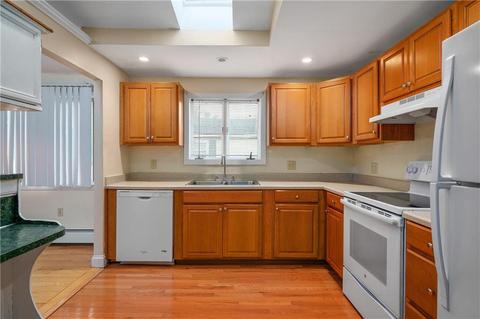 201 Maple St, Woonsocket, RI 02895 photo 10