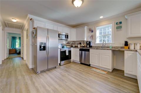 77 Benson Ave, Westerly, RI 02891 photo 4