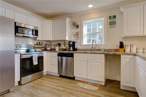 77 Benson Ave, Westerly, RI 02891 photo 9