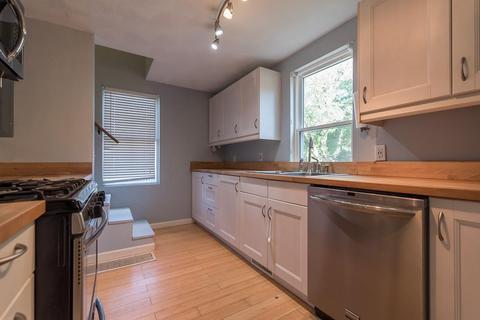 40 Junction St, Warwick, RI 02889 photo 3