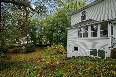 135 Orchard St, Woonsocket, RI 02895 photo 4
