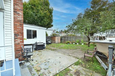 76 Union St, Woonsocket, RI 02895 photo 20