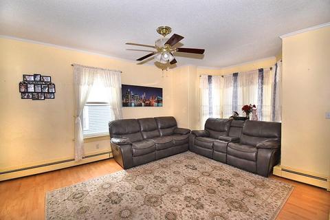 76 Union St, Woonsocket, RI 02895 photo 4