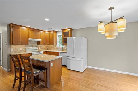 2 Miskiania Trl, Exeter, RI 02822 photo 4