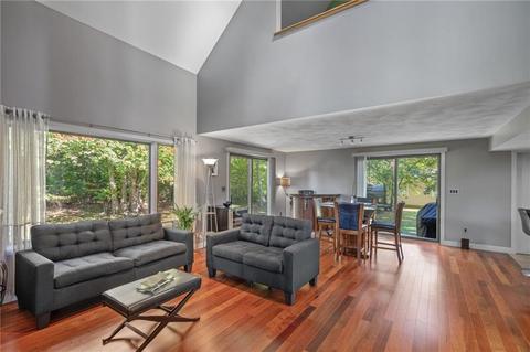 39 Addy Dr, Bristol, RI 02809 photo 3