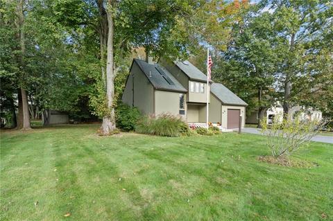 39 Addy Dr, Bristol, RI 02809 photo 2