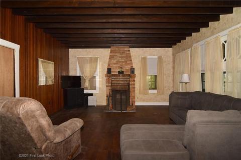 105 Oak Tree Ave, Warwick, RI 02886 photo 7