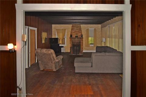 105 Oak Tree Ave, Warwick, RI 02886 photo 9