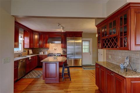 5 Chace Ave, Warren, RI 02885 photo 2