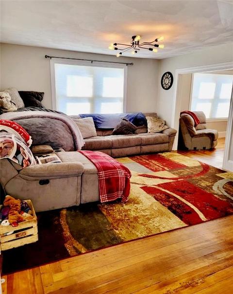 29 Wayne St, Warwick, RI 02889 photo 3