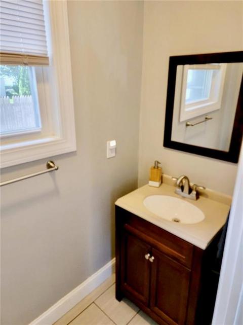 29 Wayne St, Warwick, RI 02889 photo 12
