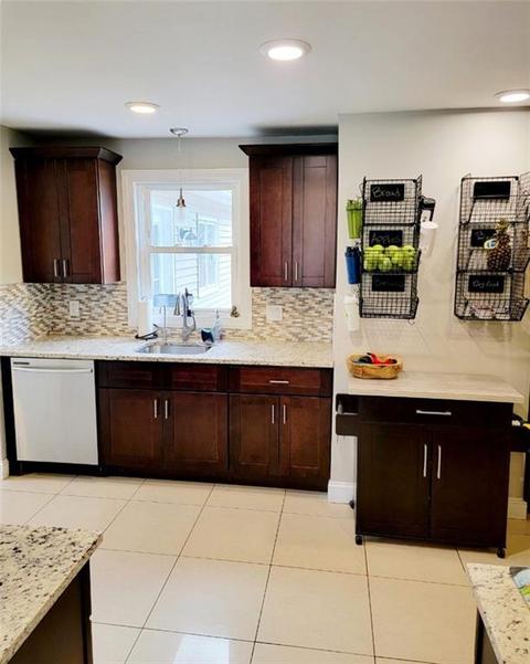29 Wayne St, Warwick, RI 02889 photo 9