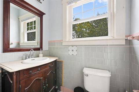 1092 Main Ave, Warwick, RI 02886 photo 8