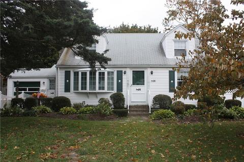 52 Keystone Dr, Warwick, RI 02889 photo 1
