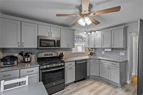 55 Barber Ave, Warwick, RI 02886 photo 3