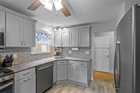 55 Barber Ave, Warwick, RI 02886 photo 4
