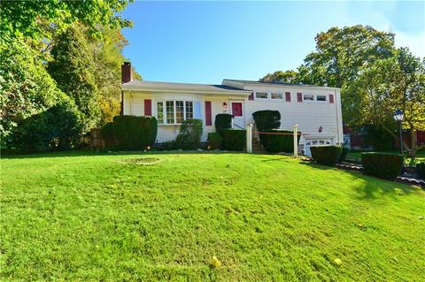 28 Oberlin Dr, Warwick, RI 02886 photo 1