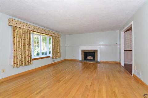 28 Oberlin Dr, Warwick, RI 02886 photo 6