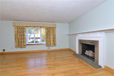 28 Oberlin Dr, Warwick, RI 02886 photo 5