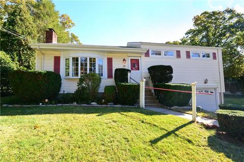 28 Oberlin Dr, Warwick, RI 02886 photo 3